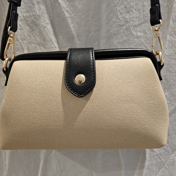 Miztique Handbag - Picture 3 of 8